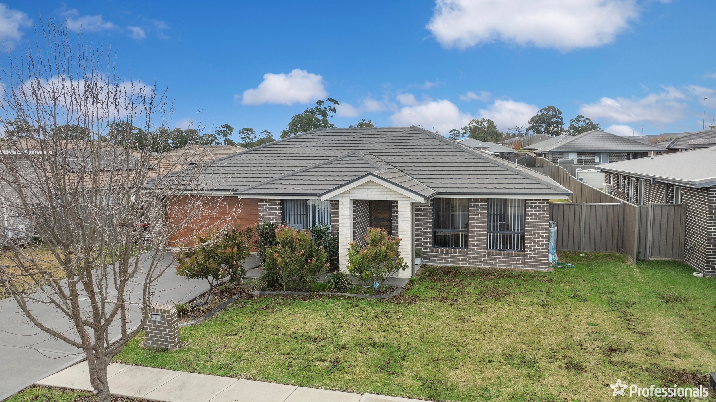 14 YEOMANS RD, ARMIDALE NSW 2350, 0房, 0浴, House