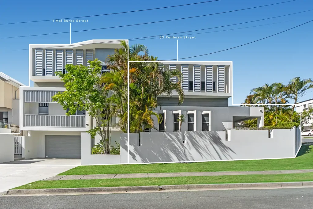Southport 6房  1 Mal Burke Street & 83 Pohlman Street - Duplex Pair, buy one or buy both!