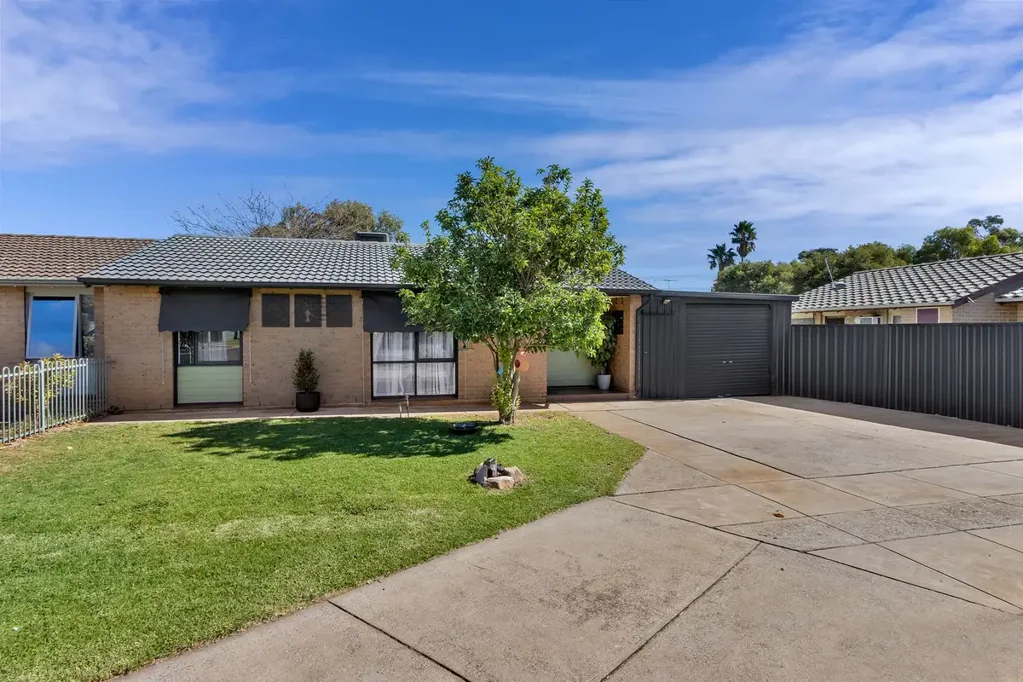 11 Clark Court, Elizabeth Grove, SA 5112