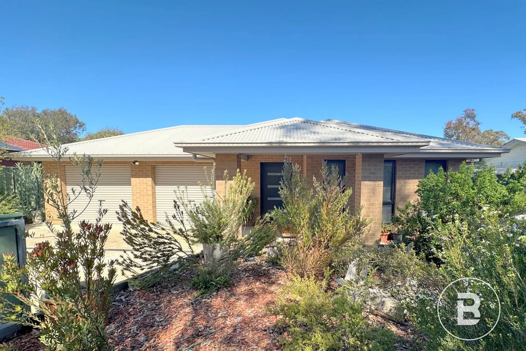 11 High Street, Avoca, VIC 3467