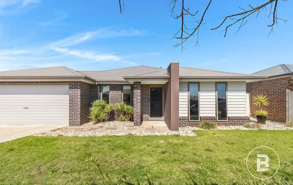 Delacombe 3房  MODERN FAMILY LIVING IN A CONVENIENT DELACOMBE LOCATION