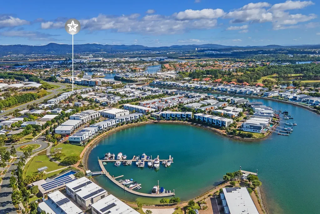 Hope Island 3 Bedroom Contemporary Living in the Prestigious Cova Estate