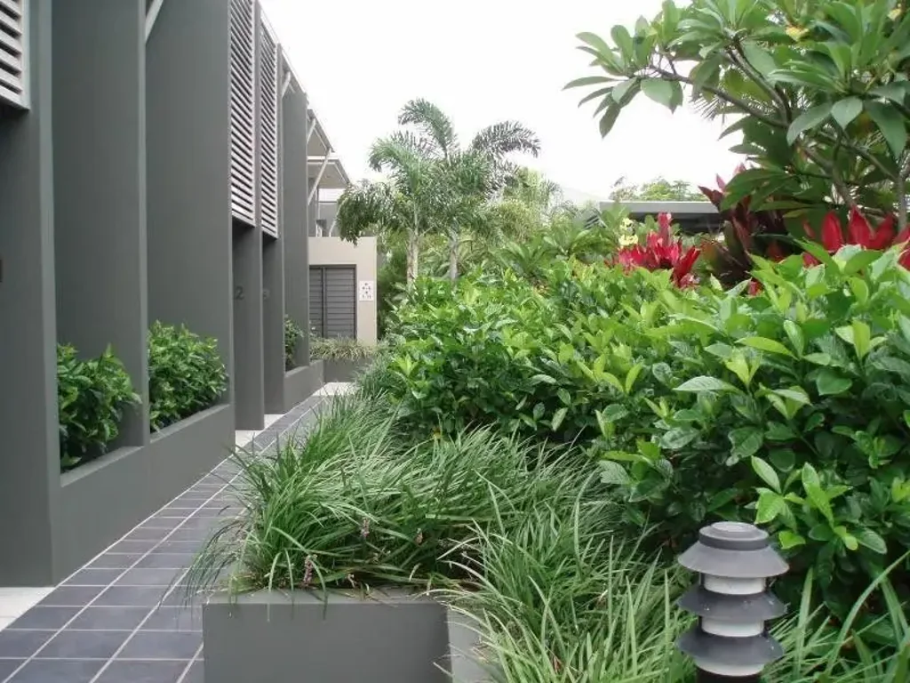 Spacious 4 Bedroom Townhouse in Surfers Paradise