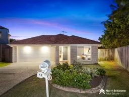 12 Hazelnut Close, Warner