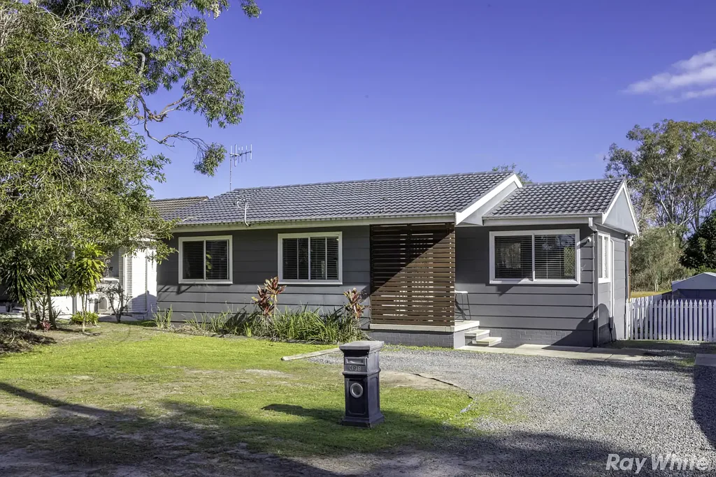 Tuncurry 3침실 Space, Comfort and Potential