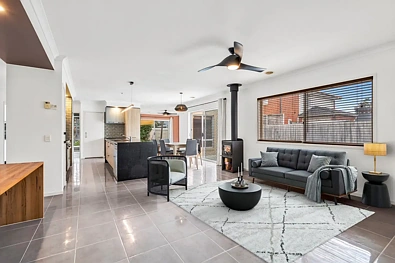 Iba Pa - 4 Wave Street, St Leonards, VIC 3223