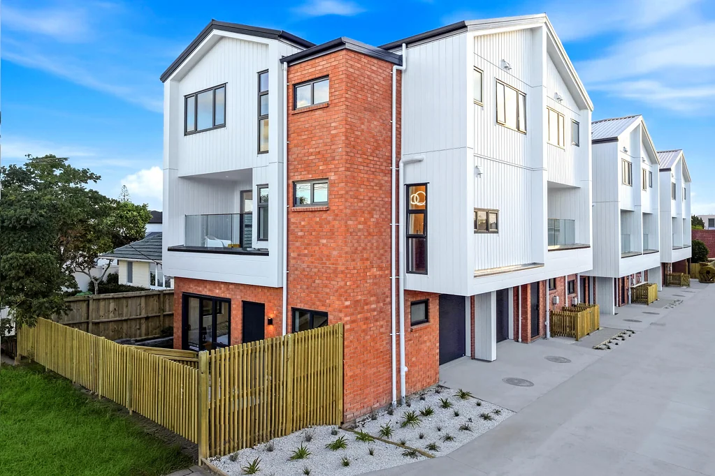 Te Atatu Peninsula 4 Slaapkamer Brand-New Contemporary Living