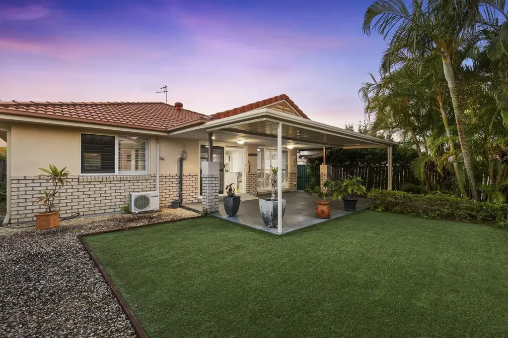 Banora Point 3 Bedroom BEAUTIFULLY PRESENTED FREE-STANDING HOME - READY FOR IMMEDIATE MOVE IN