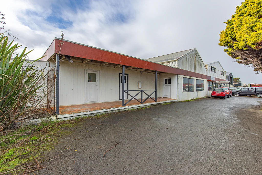 Castlecliff Heads Road workshop or storage space