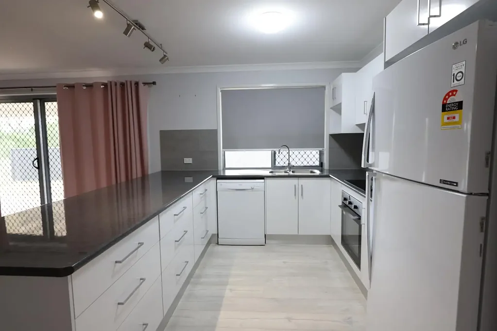 4 BEDROOM HOME - MARANDA HEIGHTS!