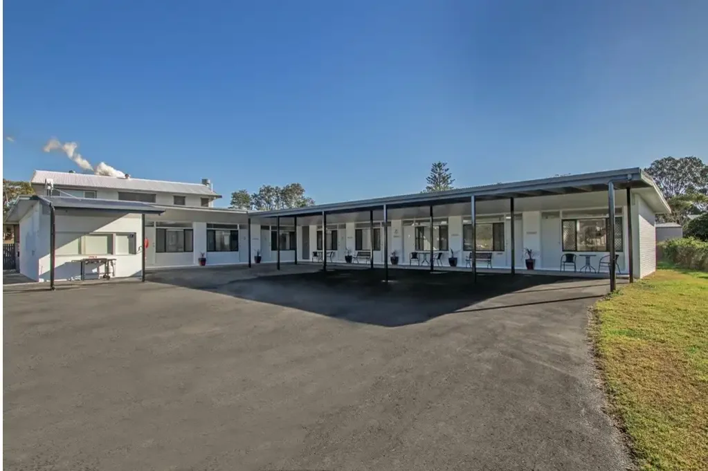 Broadwater - Furnished Studio - Electricity and Water included in Rent
