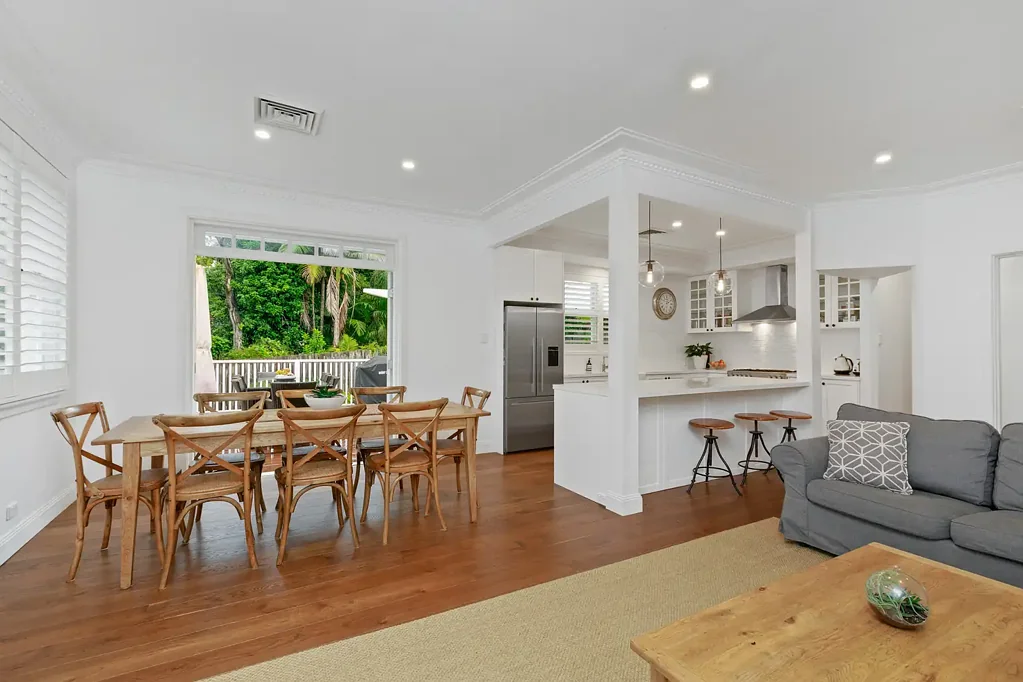 3 BEDROOM FAMILY HOME WITH POOL, ST IVES PRIMARY NORTH CATCHMENT