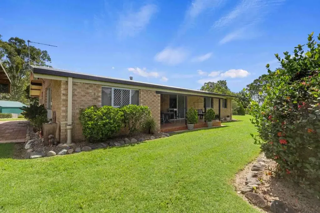 Southside 3房  Space, Sheds & Serenity - 5 Acres Only 5 Minutes from the CBD