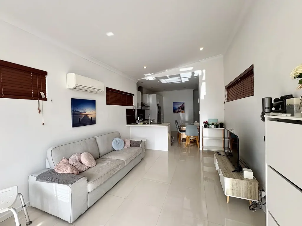 Modern 2-BR, 2-Bathroom Unit in Prime Belmont
