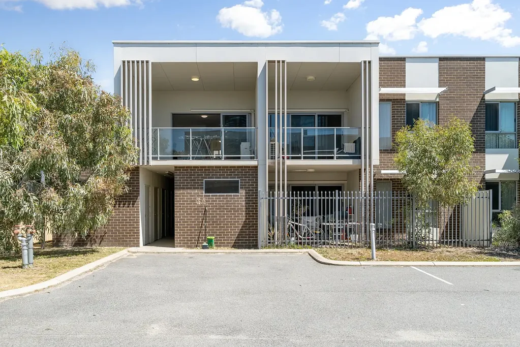 25/16 Grey Street, Cannington, WA 6107