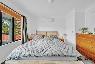 9 Morse Street, Emerald, QLD 4720, 4 phòng ngủ, 1 phòng tắm, House