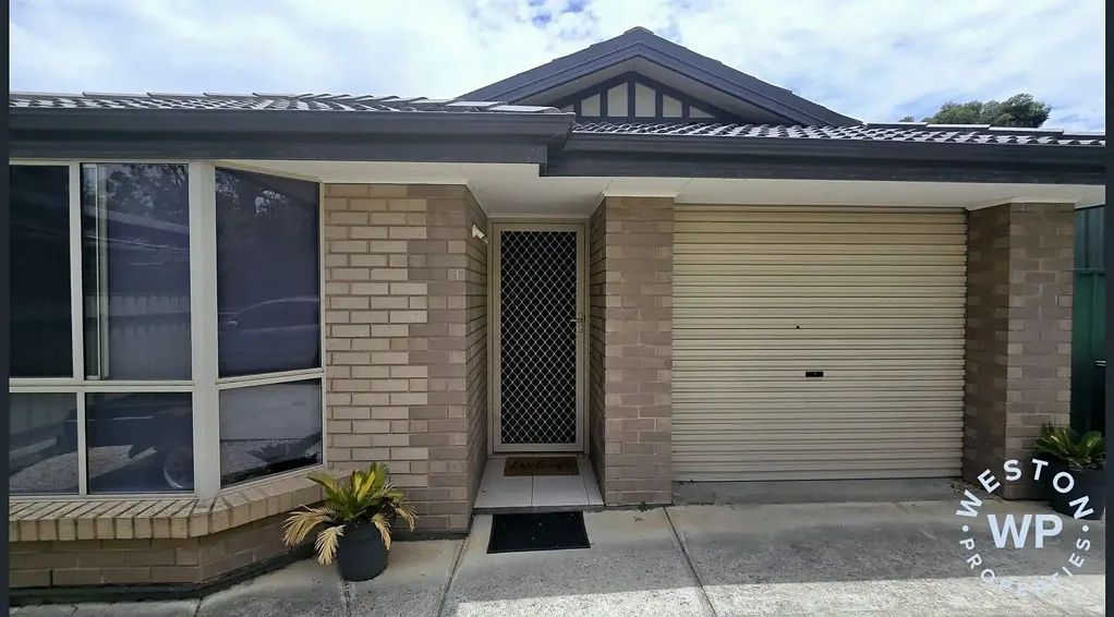 Charming house available for lease that perfectly combines comfort and style.