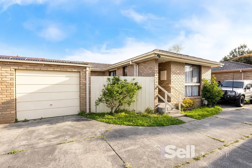 Cosy unit in central location!
