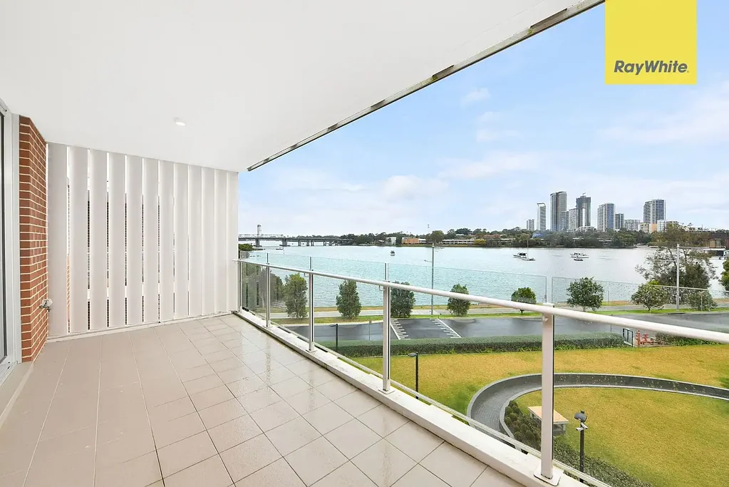 Furnished 2 Bed with breathtaking water views!