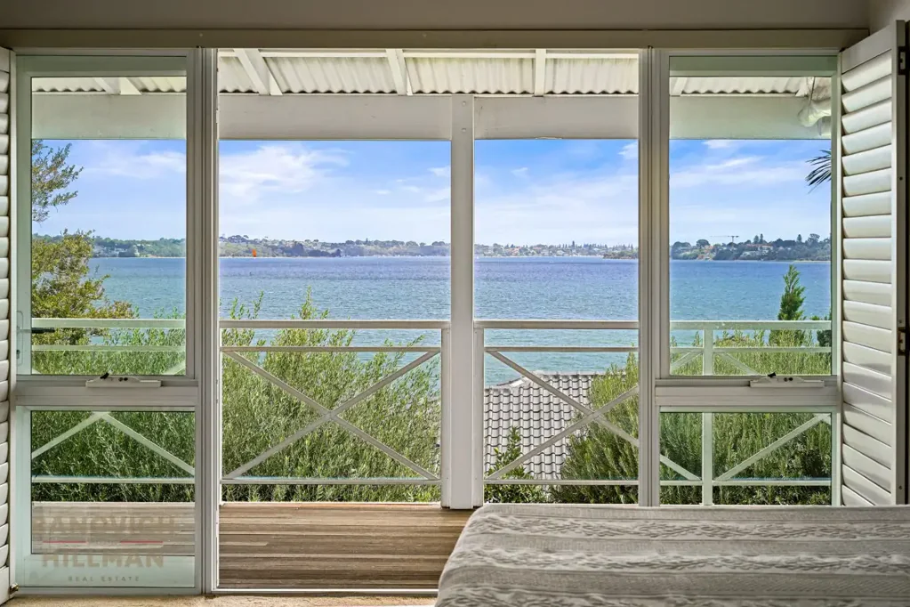 Applecross 4ห้องนอน TIMELESS HOME WITH RIVER PANORAMA