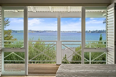 Applecross 4 Bedroom TIMELESS HOME WITH RIVER PANORAMA
