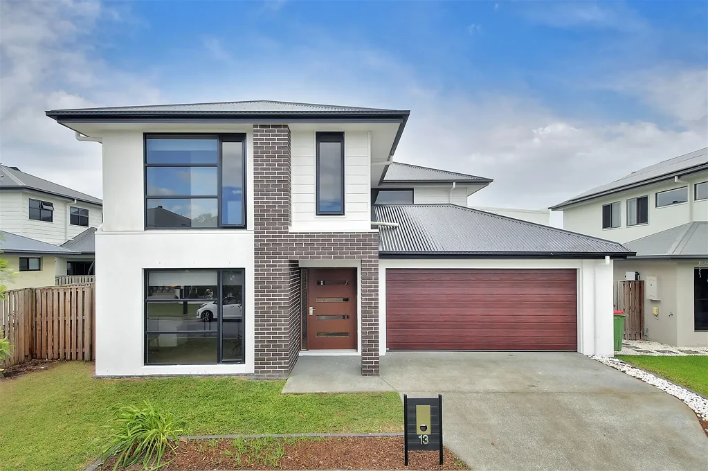 13 Amazon Circuit, Helensvale, QLD 4212
