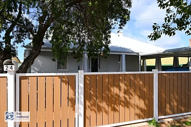 ਬਾਹਰੀ - 24 Flinders Street, Port Augusta, SA 5700