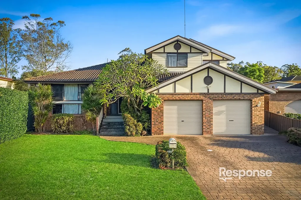 Cranebrook 5ห้องนอน Big, Solid Family Home with Space, Pool and Potential!