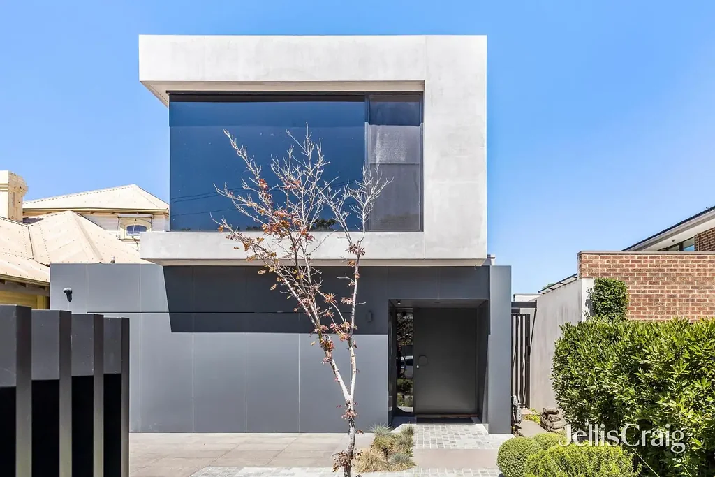 Brighton 4房 黄金地段的卓越家庭生活 Exceptional Family Living in a Premier Address