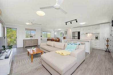लिविंग रूम - 58 Ruby Round, Kelso, QLD 4815