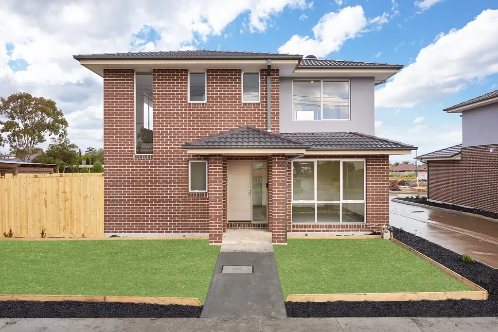 Noble Park 3 Bedroom PREMIUM LIVING IN PARK GROVE WITH STREET FRONTAGE