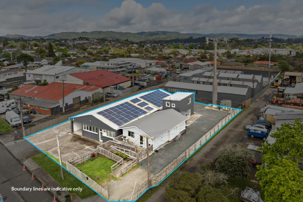 Glen Eden REFURBISHED WITH LIVE/WORK POTENTIAL
