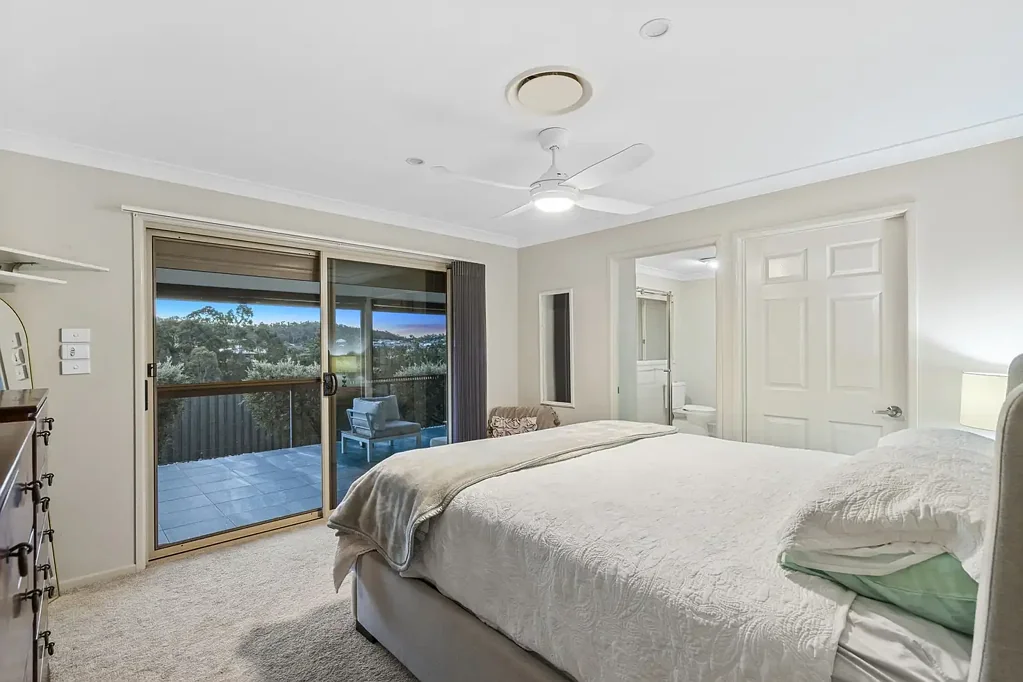 Upper Coomera 4침실 Elevated Family Home Showcasing Stunning Sunset Views With Room For A Pool