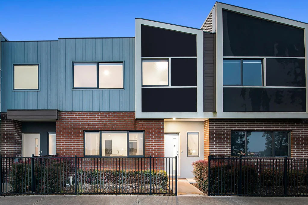 9/205 James Mirams Drive, Roxburgh Park, VIC 3064