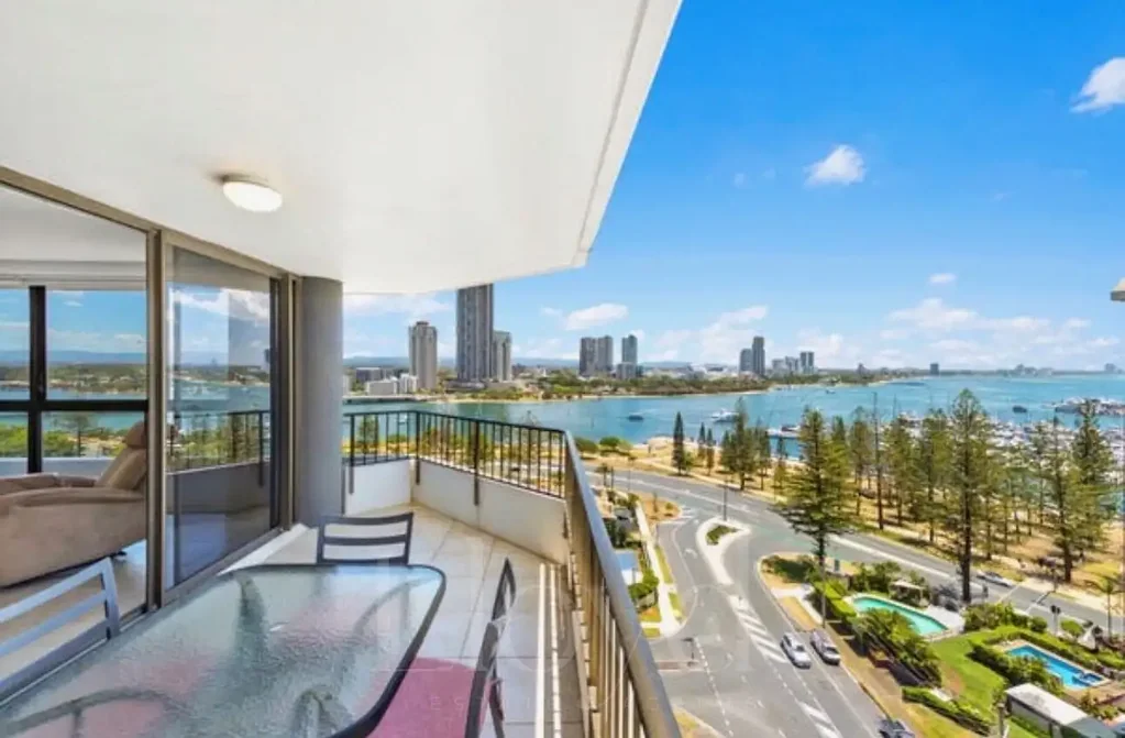 Spacious Coastal Apartment with Broadwater & Ocean Views