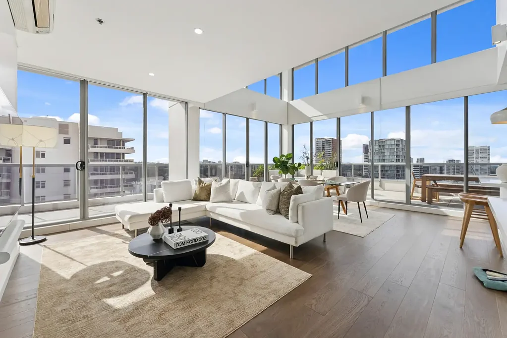 1604/6 Lachlan Street, Waterloo, NSW 2017