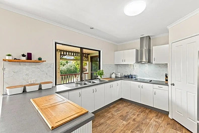 रसोईघर - 7 Opal Street, Southside, QLD 4570