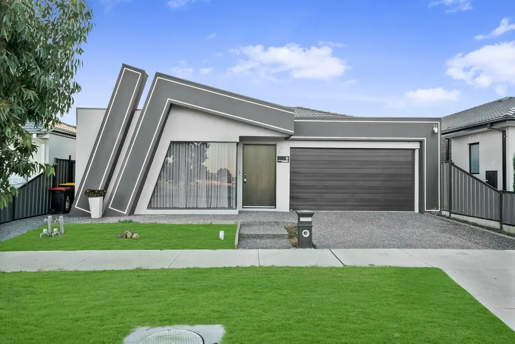 Mickleham 4chambre 2 Master ! 4 Toilet ! 3 Bath ! Lake Facing ! Craigieburn Side Mickleham !