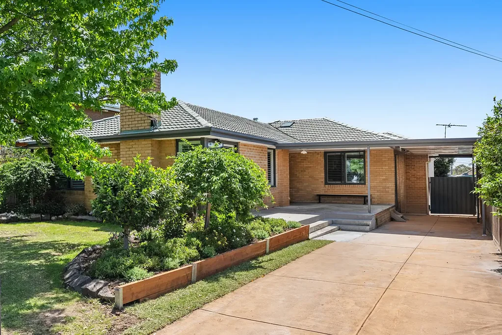 8 Strathaird Street, Strathmore, VIC 3041