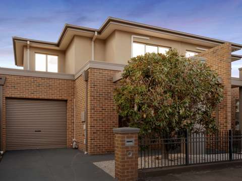 Coburg 3 Bedroom Comfort, Space, Inner-North Style