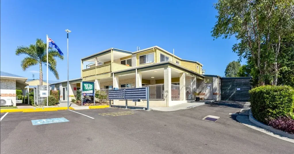 Seniors Village. Great Location