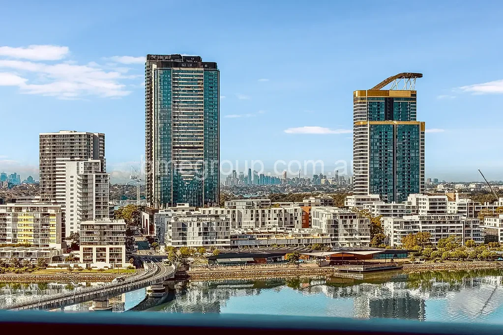 Wentworth Point 1ਬੈੱਡਰੂਮ Breathtaking City & Water Views | Timber Floor | Study Nook | Resort Facilities |Total Size: 80 SQM
