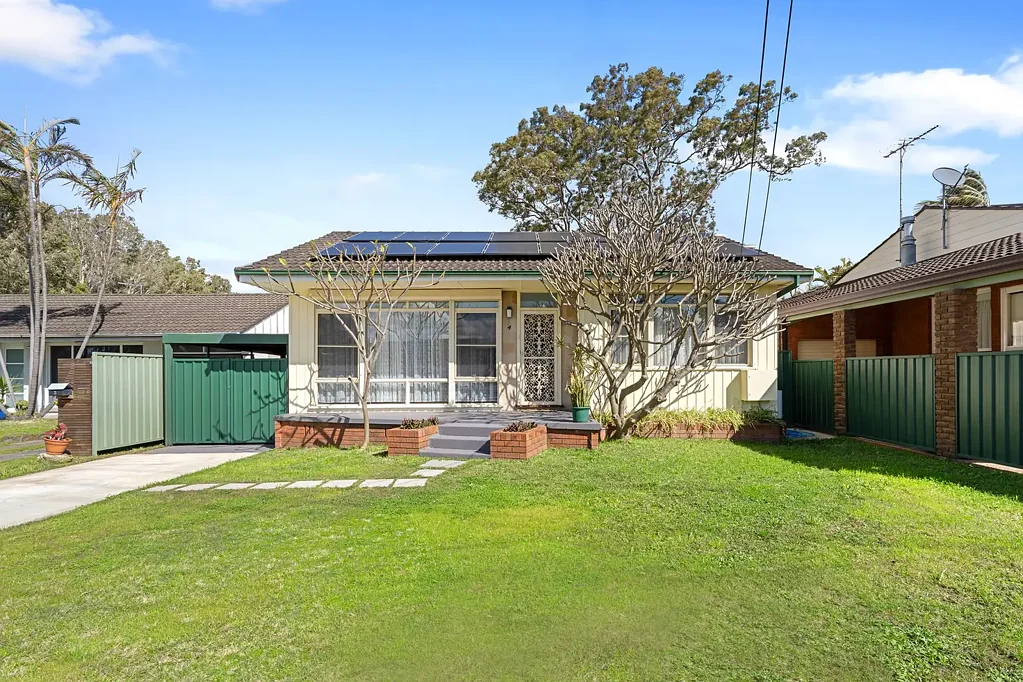 Caringbah 2ਬੈੱਡਰੂਮ Neat Torrens Title Home