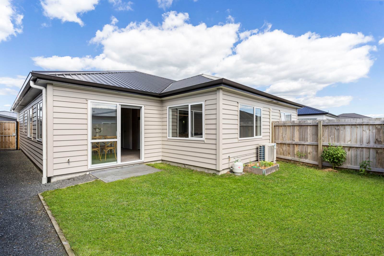 42 Whareatua Avenue, Takanini, Auckland - Papakura, 2 રૂમ, 1 બાથરૂમ, House