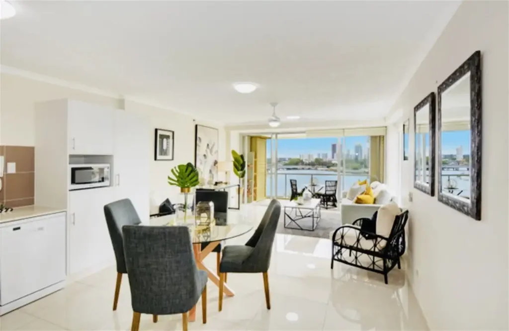 Surfers Paradise 2 Bedroom WHEN LOCATION, STYLE AND PANORAMIC VIEWS ARE ON THE TOP OF YOUR LIST