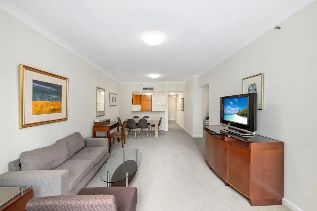 Sydney 2Phòng ngủ Quality apartment in Hyde Park precinct with secure parking space and 11sqm storeroom
