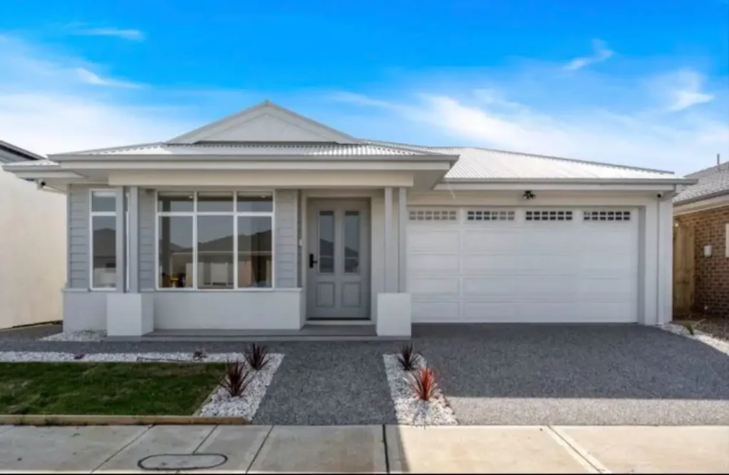 13 Hillside Avenue Avenue, Mickleham, VIC 3064