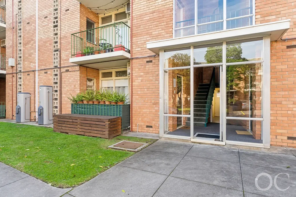 Unley 2房  A Feel-Good Unit With King William's Gems in Its Pocket
