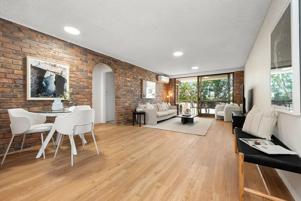 Newly Renovated, Stylish Apartment in Prime Auchenflower Location!