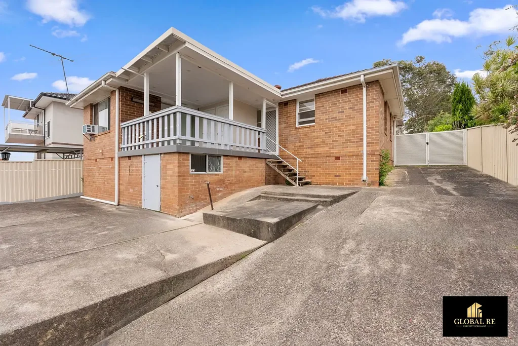 Affordable 4-Bedroom In Prime Location Of Busby